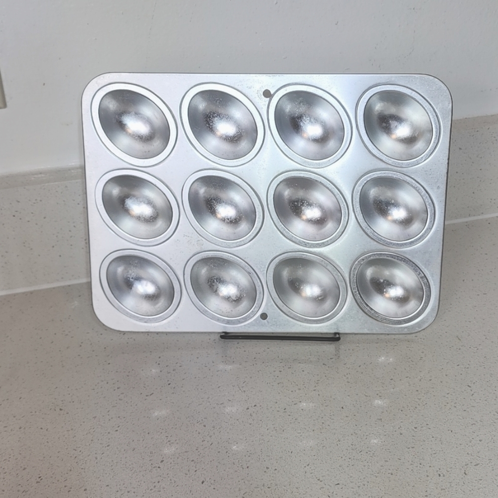 Vintage 1993 Wilton mold